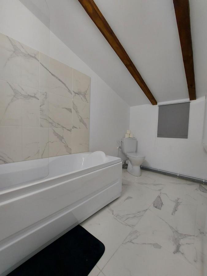 Jolie Art Apartment เบรยลา ภายนอก รูปภาพ